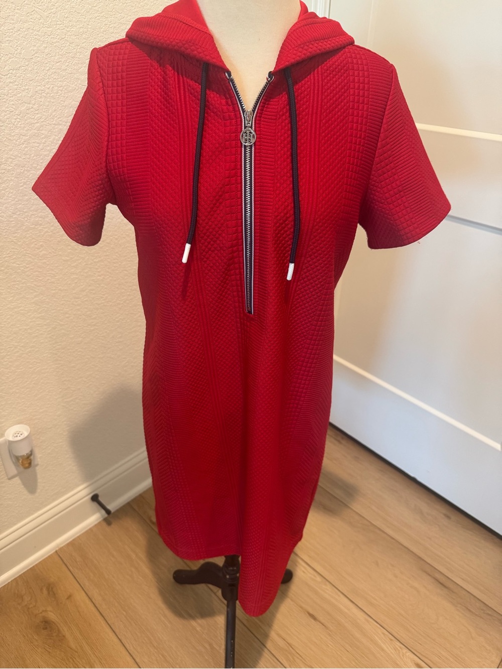 ❤️ Tommy Hilfiger Red Short Sleeve Hoodie Dress – Size Small – NWT